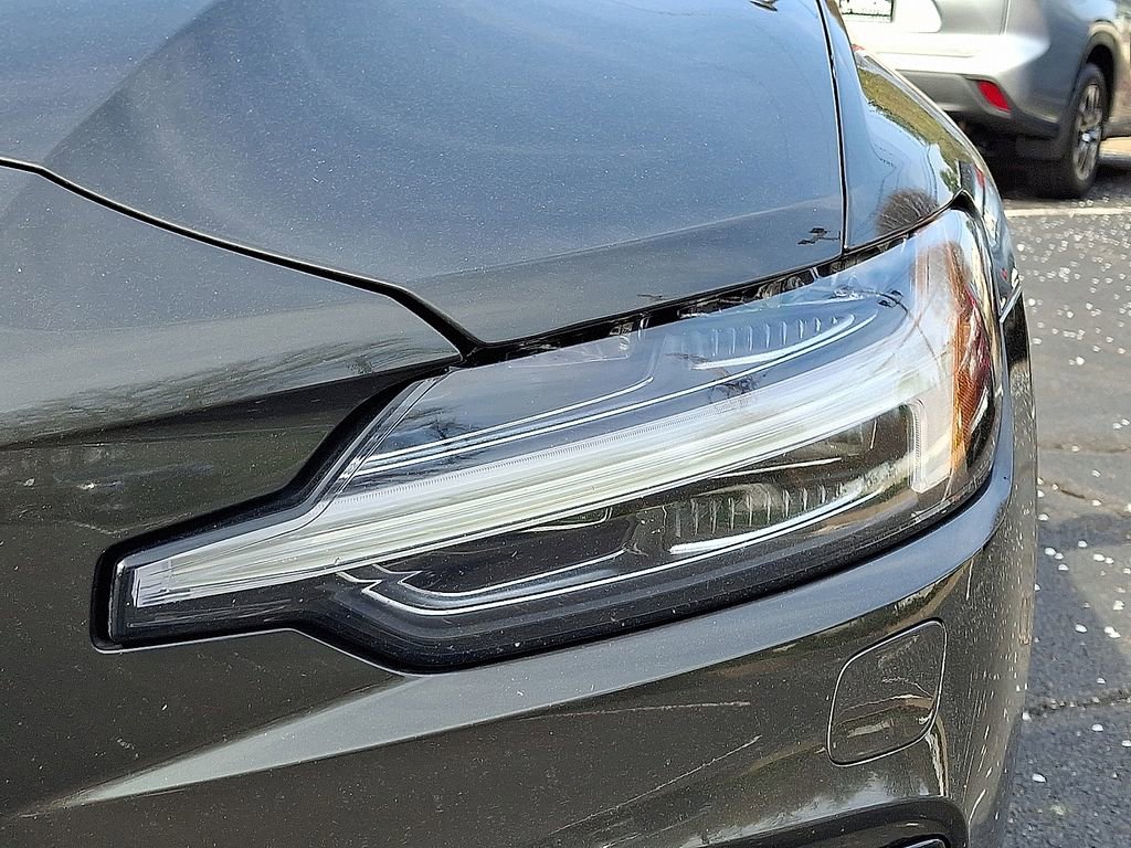 Used 2022 Volvo S60 B5 Momentum w/ Climate Package image 27