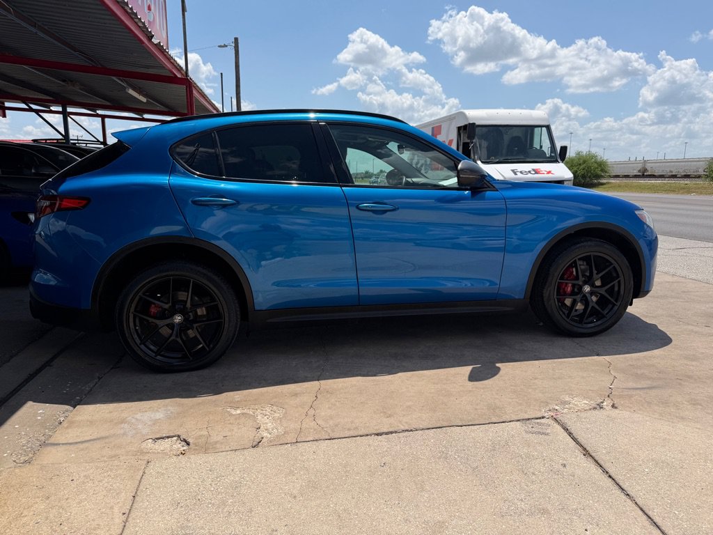 Used 2019 Alfa Romeo Stelvio AWD w/ Nero Edizione image 16