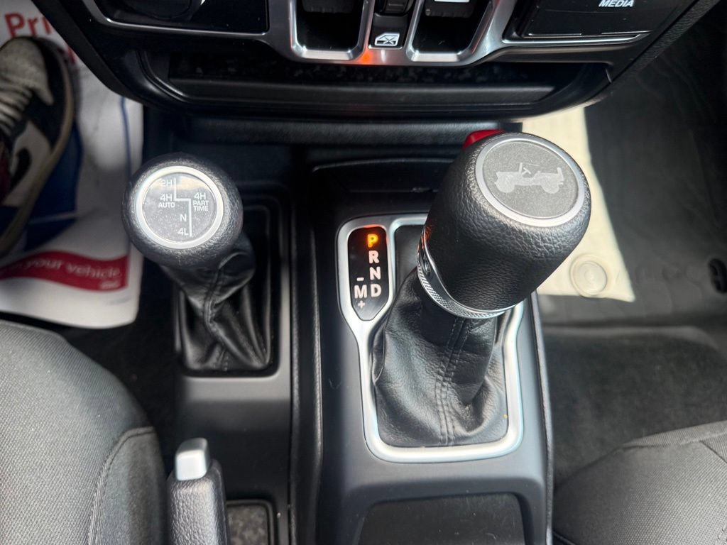 Used 2023 Jeep Wrangler Unlimited w/ Cold Weather Group AWD/4WD image 28