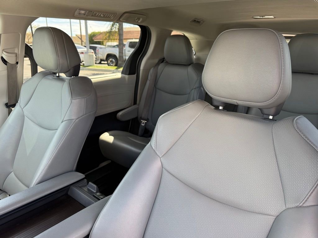 Certified 2022 Toyota Sienna XLE image 22