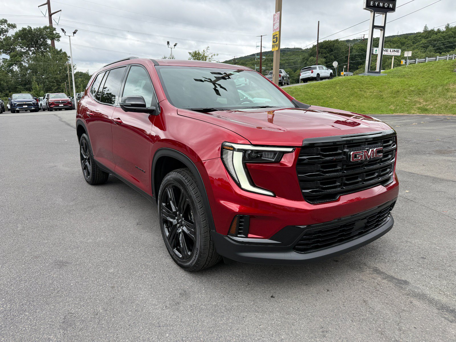 New 2027 GMC Acadia Elevation w/ Black Edition AWD/4WD image 7