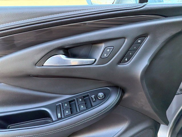 Used 2020 Buick Envision Essence FWD image 35