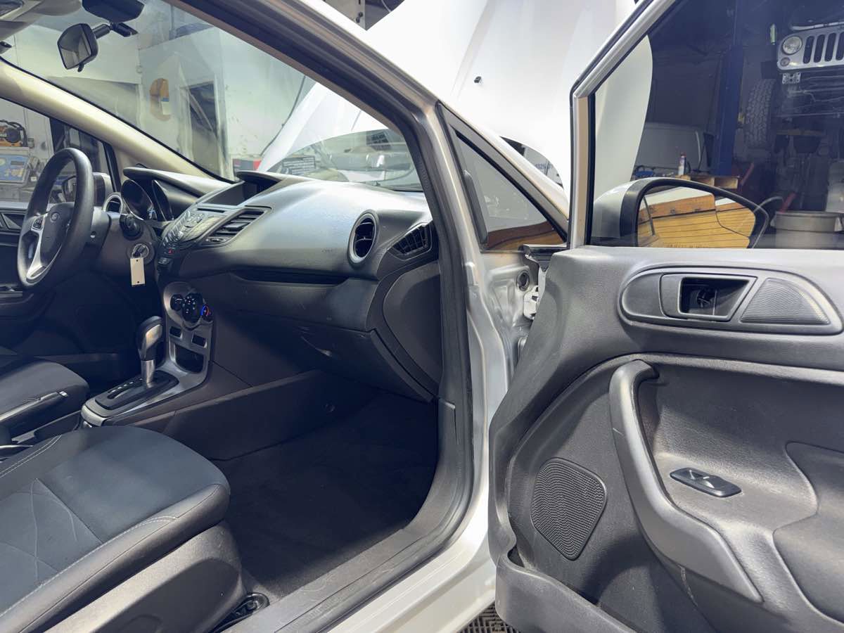 Used 2019 Ford Fiesta SE image 27