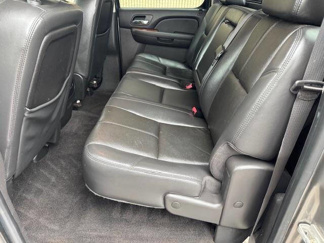 Used 2007 GMC Sierra 1500 SLT w/ SLE/SLT Trailering Package image 8