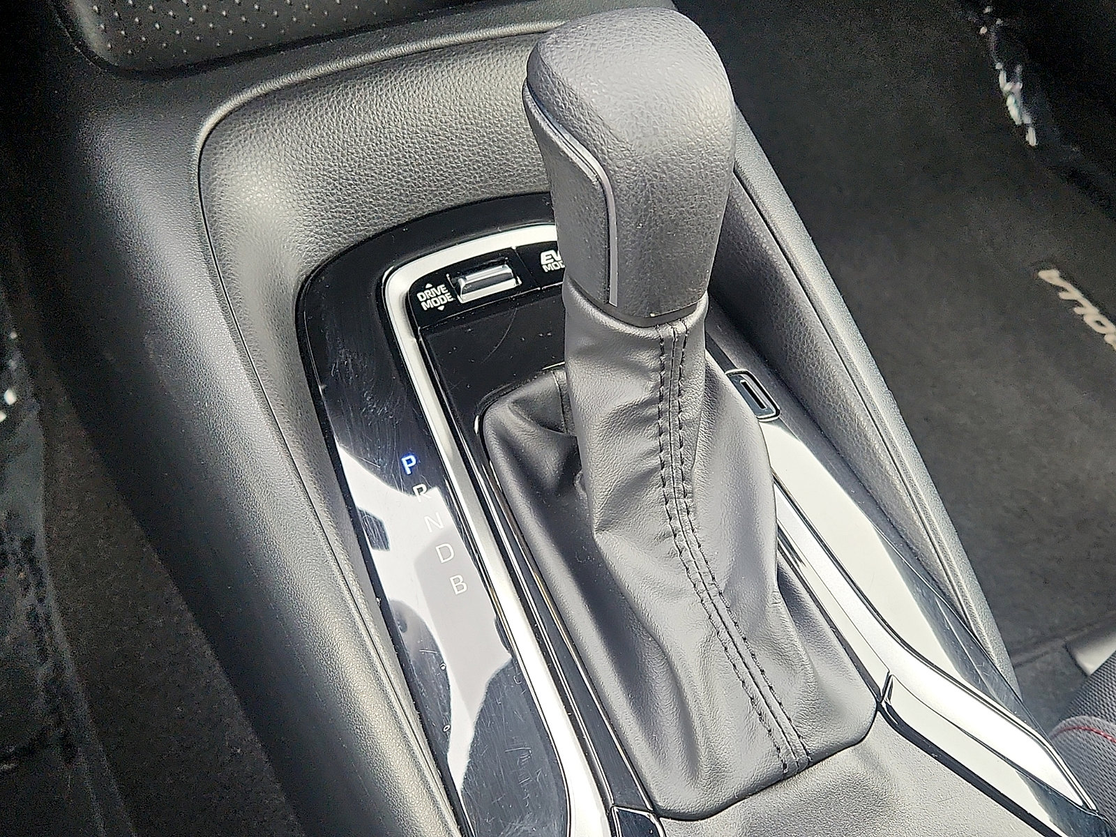 Used 2025 Toyota Corolla SE image 15