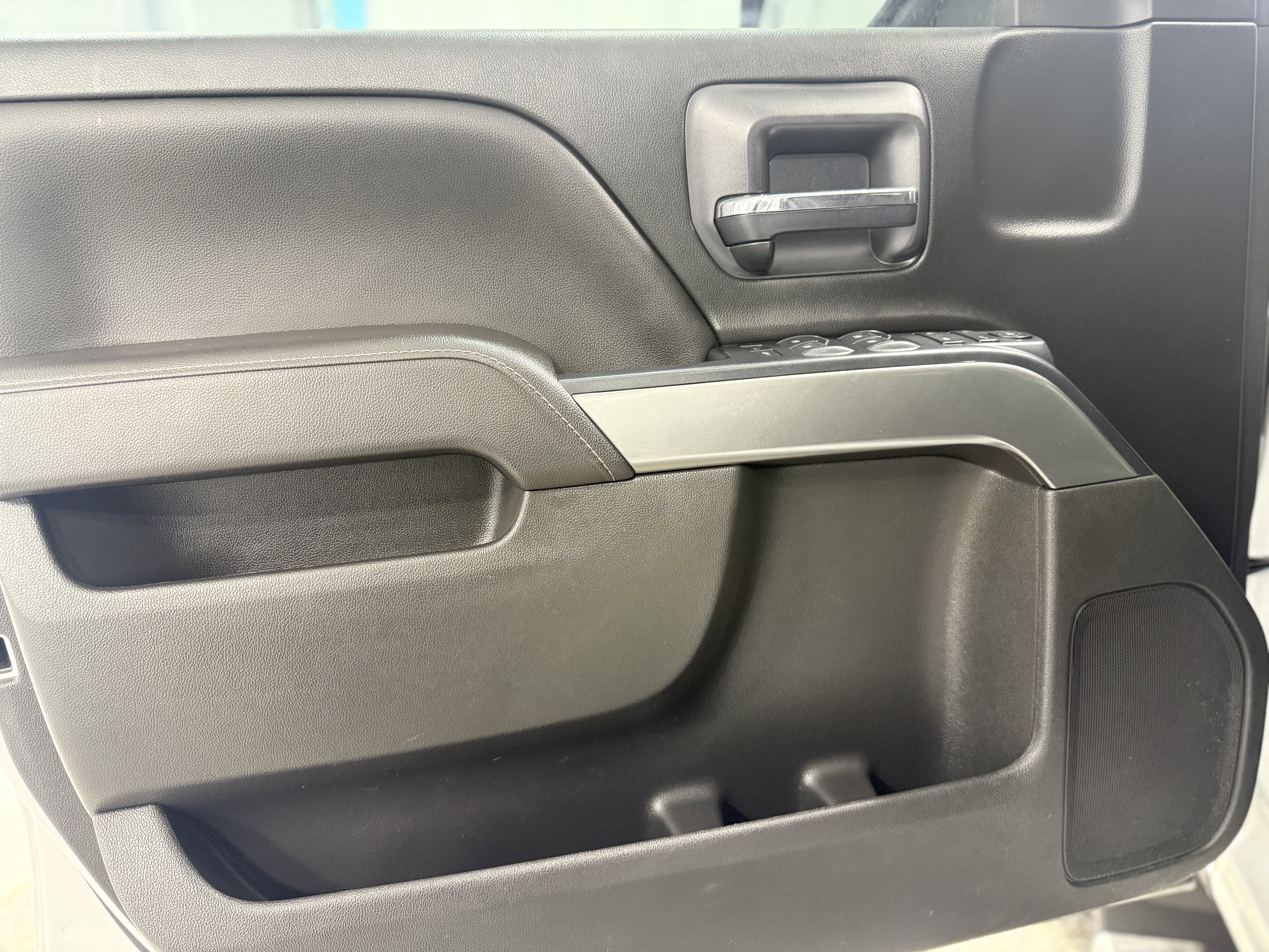 Used 2017 Chevrolet Silverado 1500 LT w/ LT Eassist Package image 12