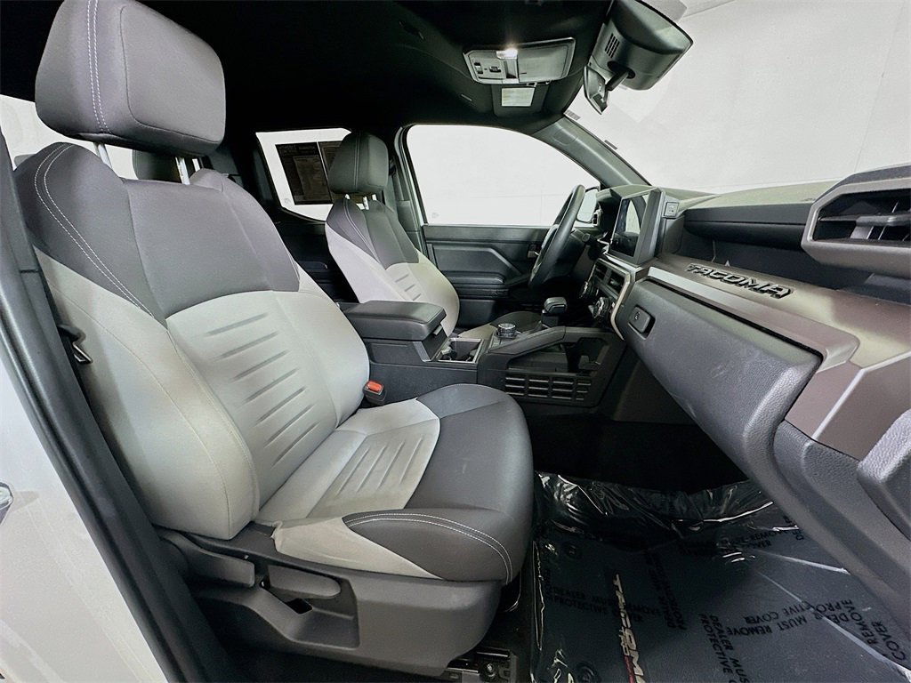 Used 2024 Toyota Tacoma TRD Off-Road image 12