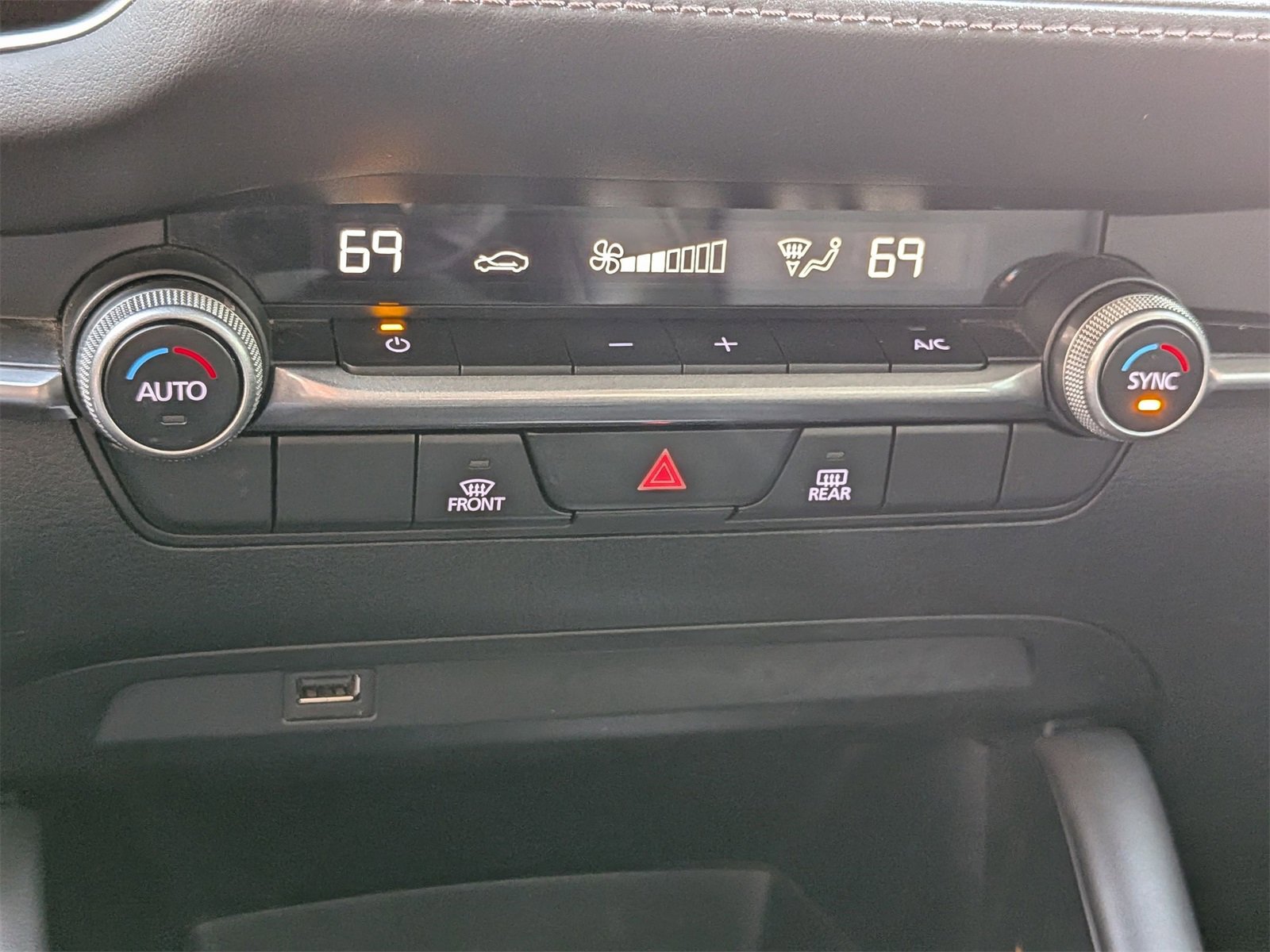 Used 2020 MAZDA MAZDA3 Sedan w/ Select Package image 24