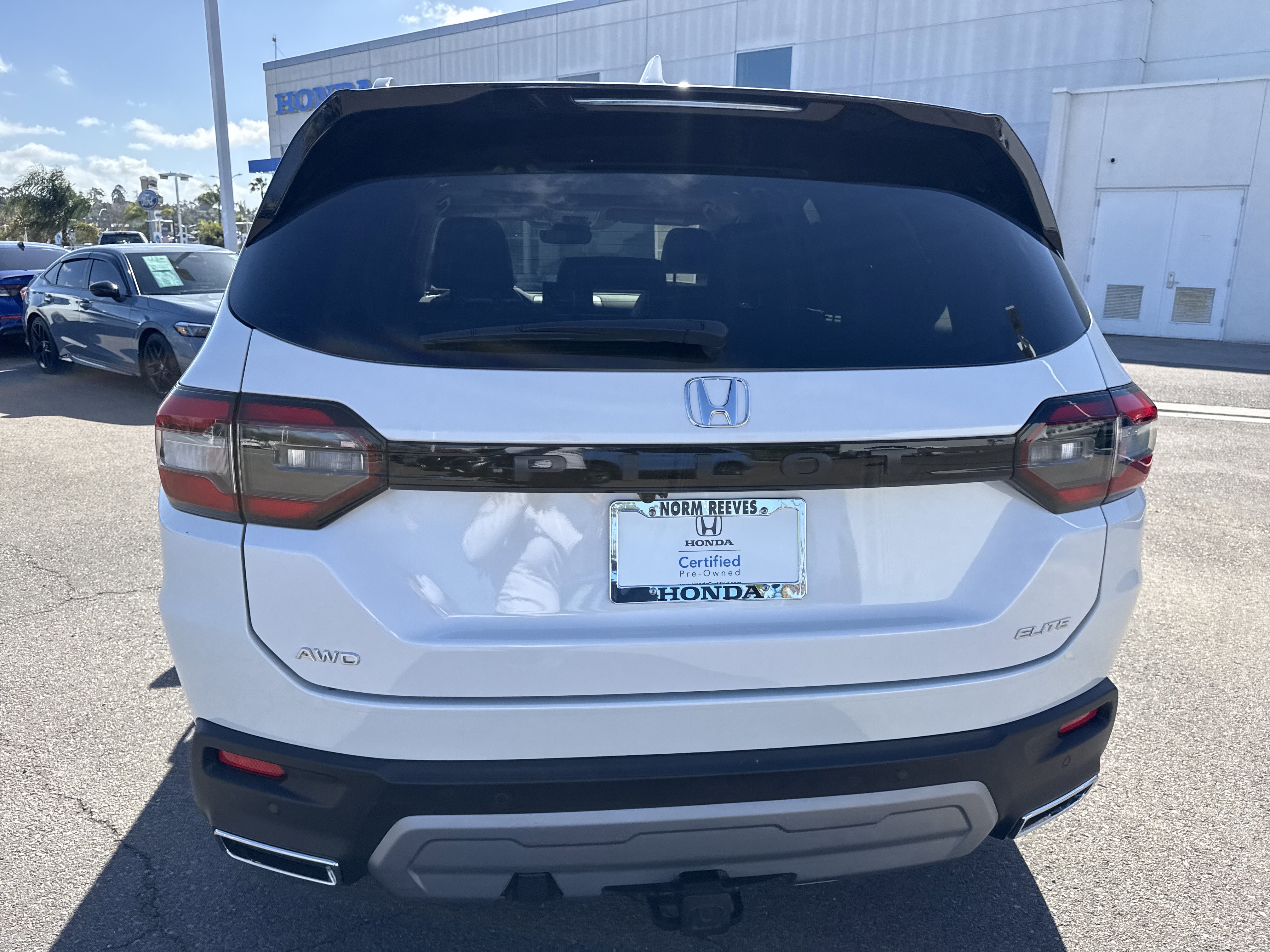 Used 2024 Honda Pilot Elite image 4