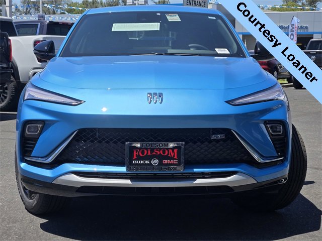 Used 2025 Buick Envista Sport Touring w/ Advanced Safety Package image 2