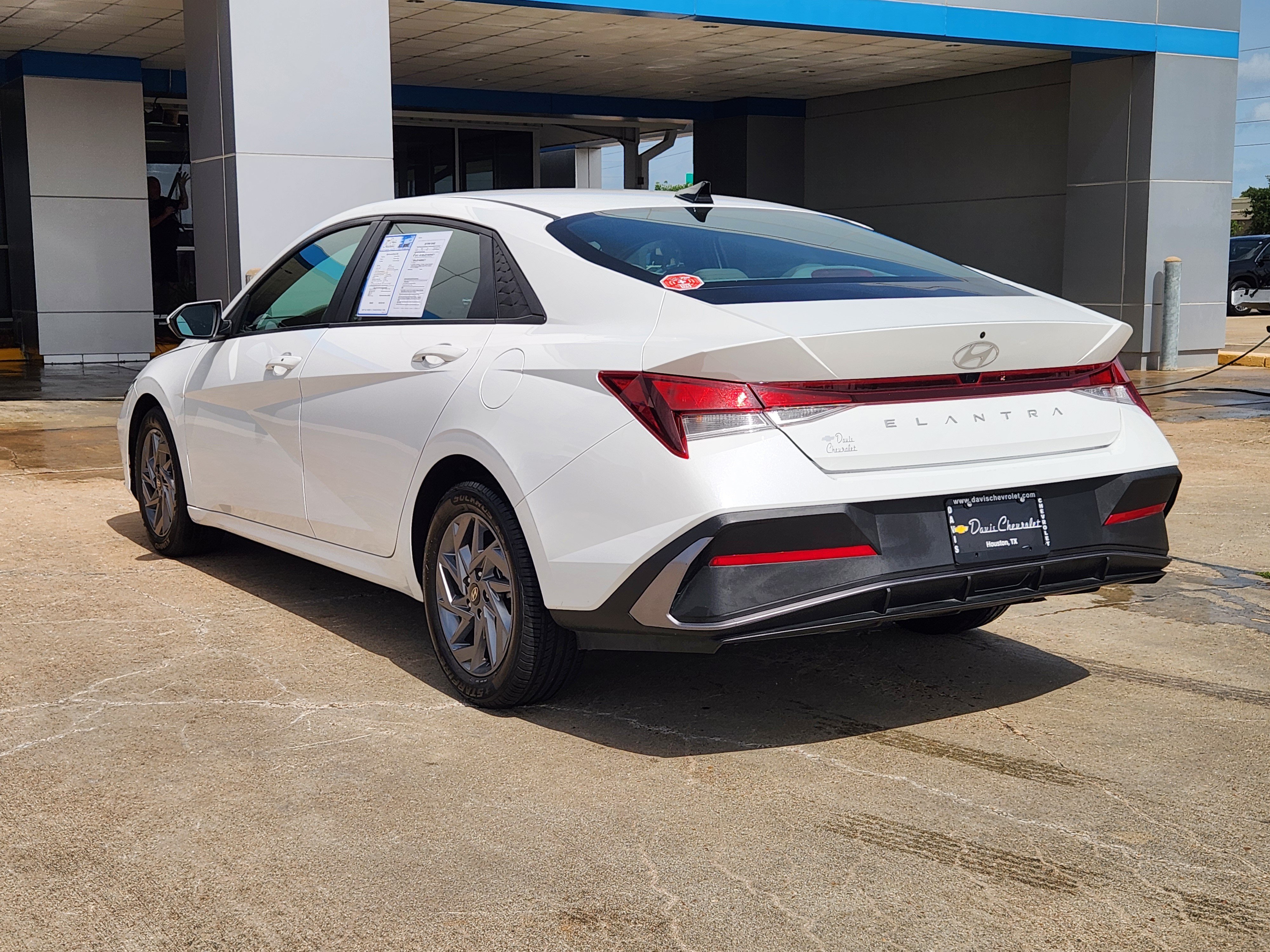 Used 2024 Hyundai Elantra SEL FWD image 7