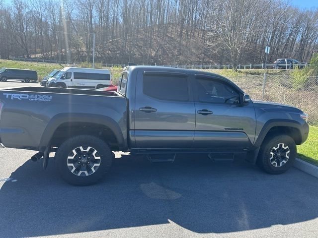 Used 2022 Toyota Tacoma TRD Off-Road w/ Black Out Package (TMS) image 34