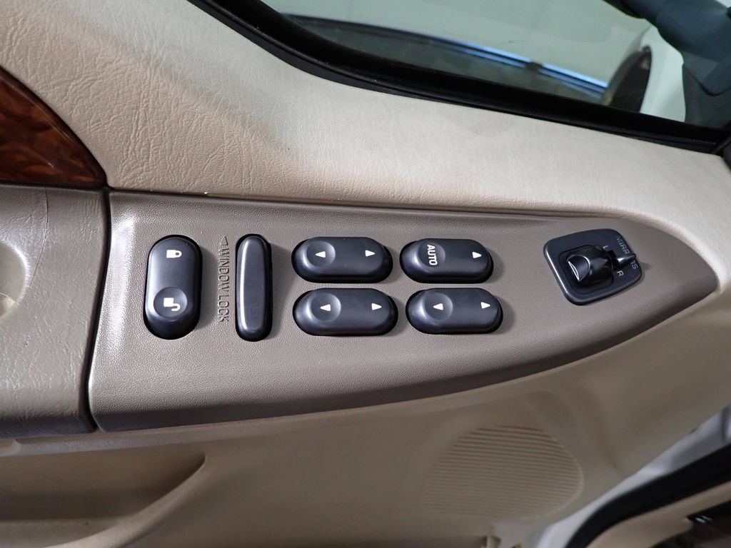 Used 2003 Ford F250 XL AWD/4WD image 16