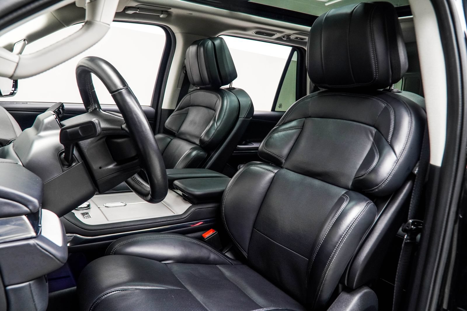 Used 2025 Lincoln Navigator Reserve AWD/4WD image 40