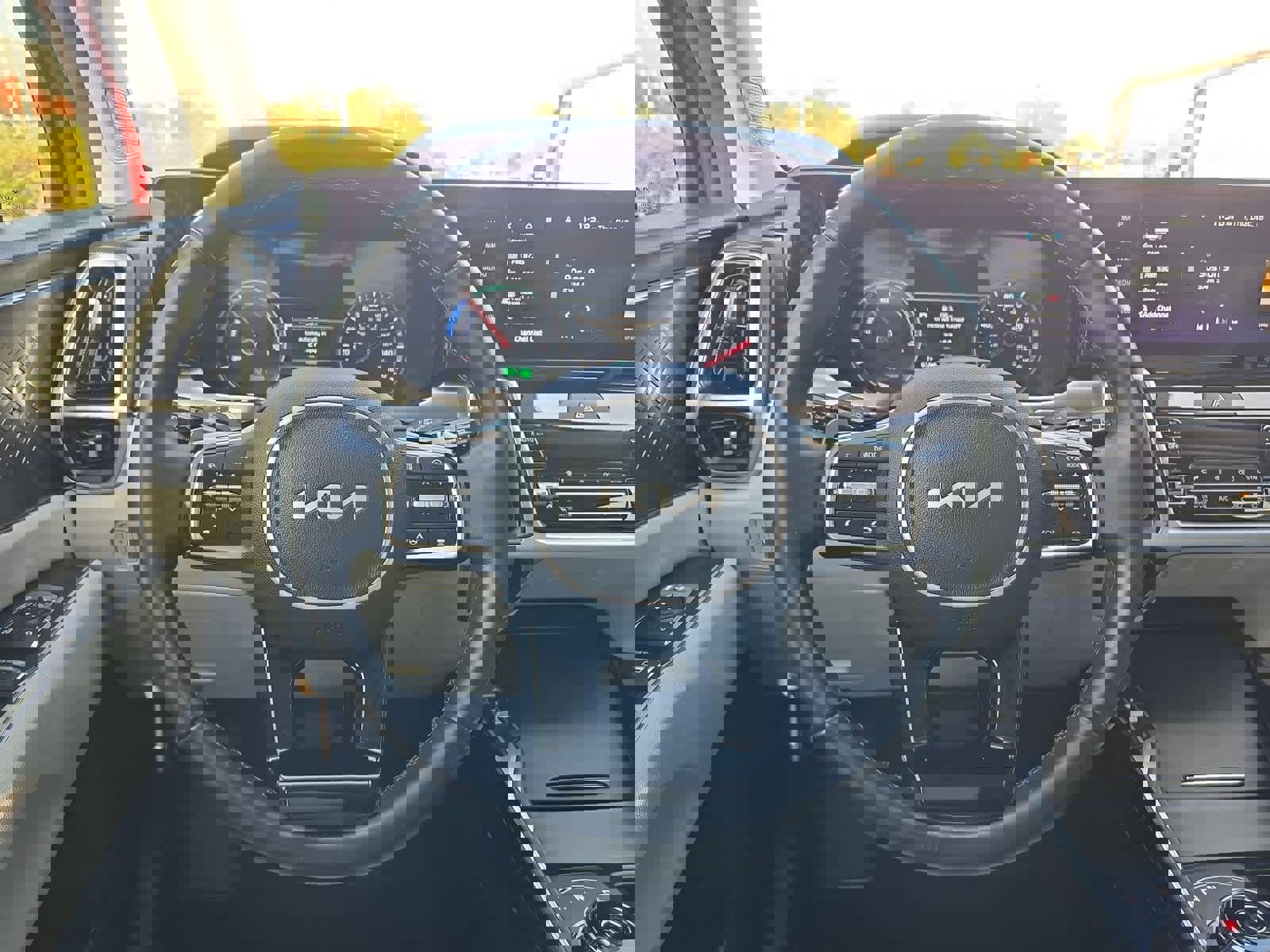 Certified 2022 Kia Sorento EX w/ Panoramic Sunroof Package image 23