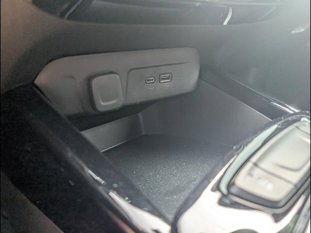 Used 2025 Chevrolet Trax RS w/ Driver Confidence Package image 20