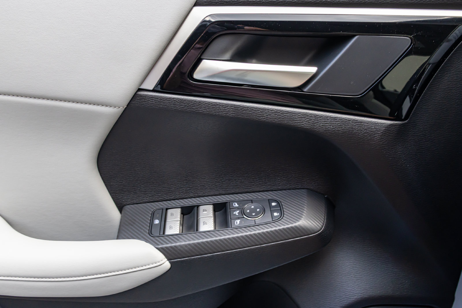 New 2026 Mitsubishi Outlander SE FWD image 26