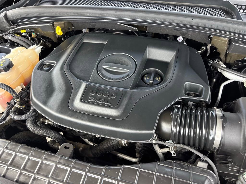 Used 2022 Jeep Grand Cherokee Overland w/ Luxury Tech Group IV AWD/4WD image 31