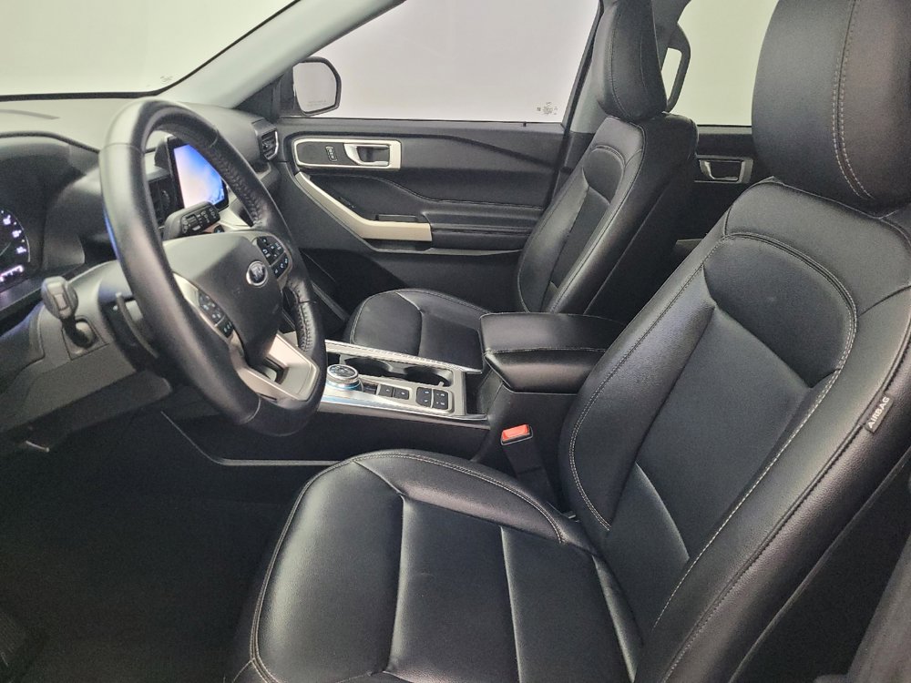 Used 2020 Ford Explorer XLT w/ Equipment Group 202A image 17