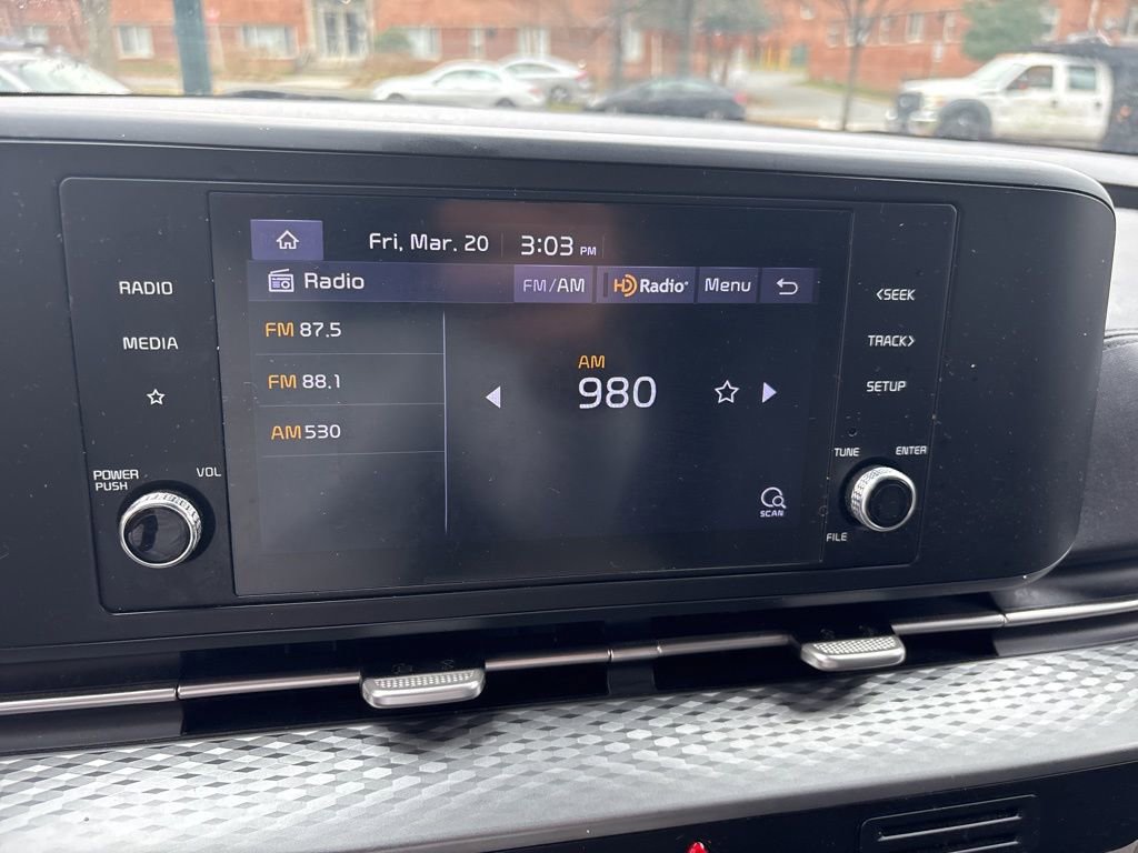 Used 2022 Kia Carnival LX image 18