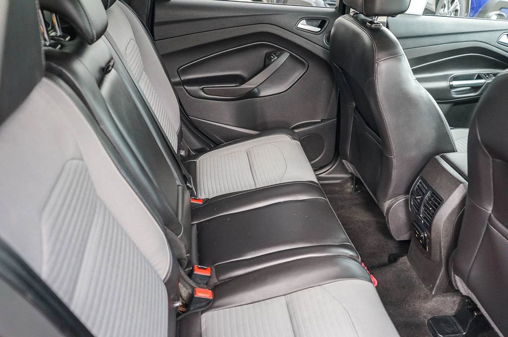 Used 2017 Ford Escape SE w/ Equipment Group 201A image 19