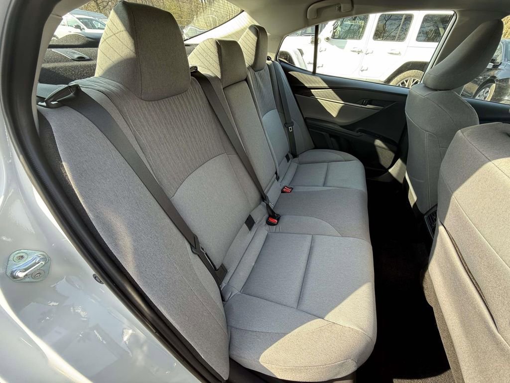 Used 2025 Toyota Camry LE image 9