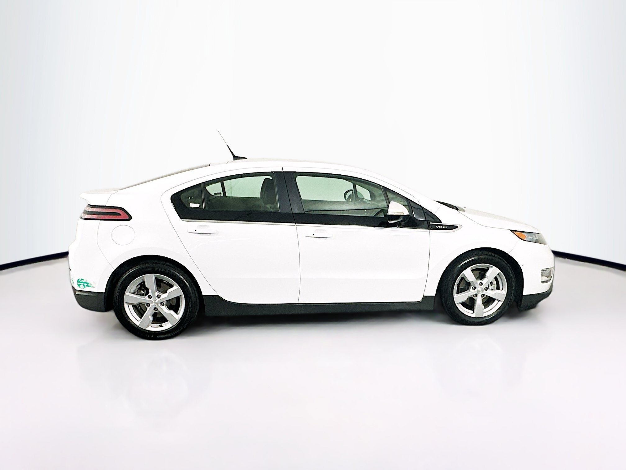 Used 2013 Chevrolet Volt Premium w/ Premium Trim Package FWD image 10