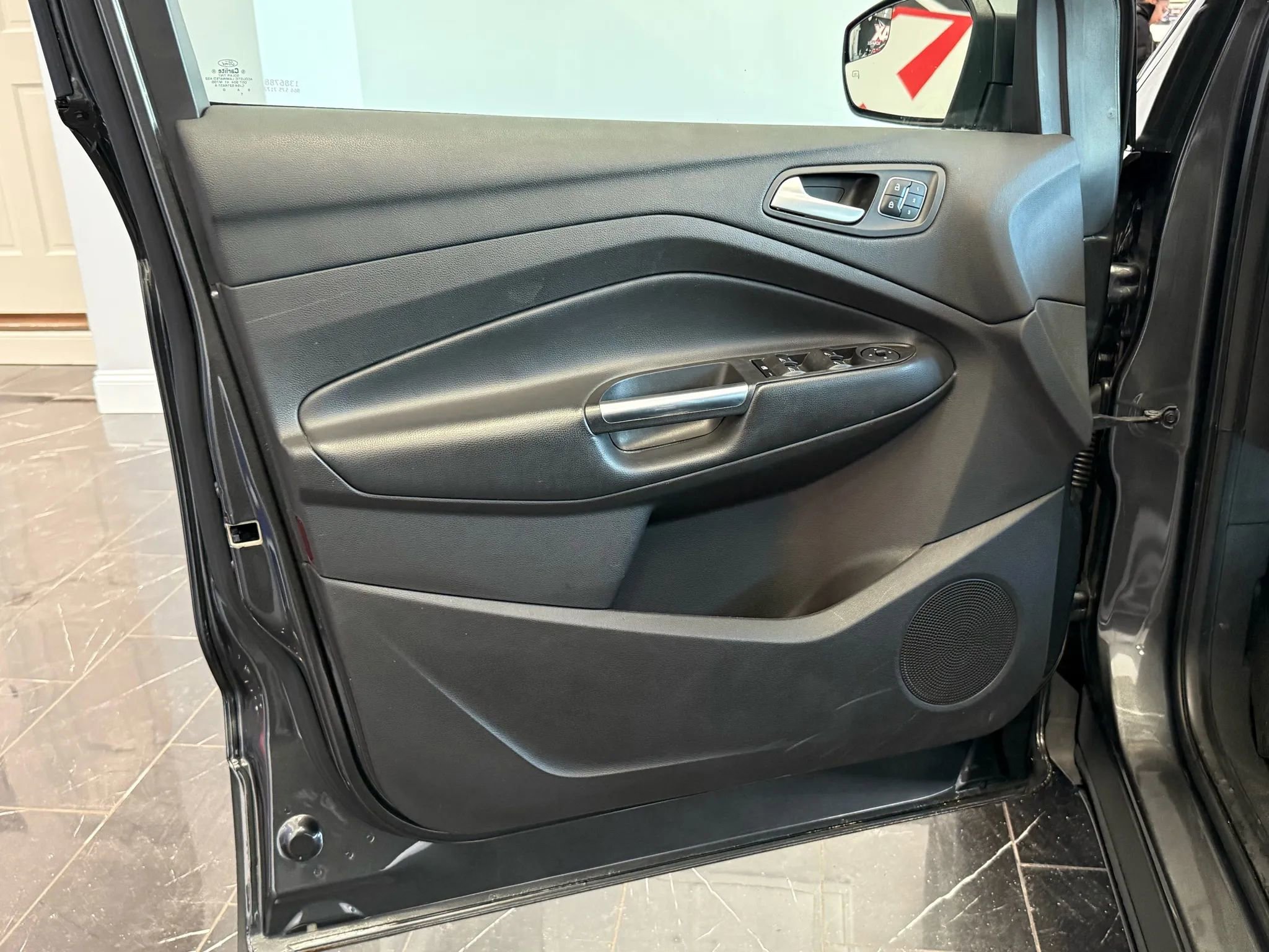 Used 2018 Ford Escape Titanium image 7