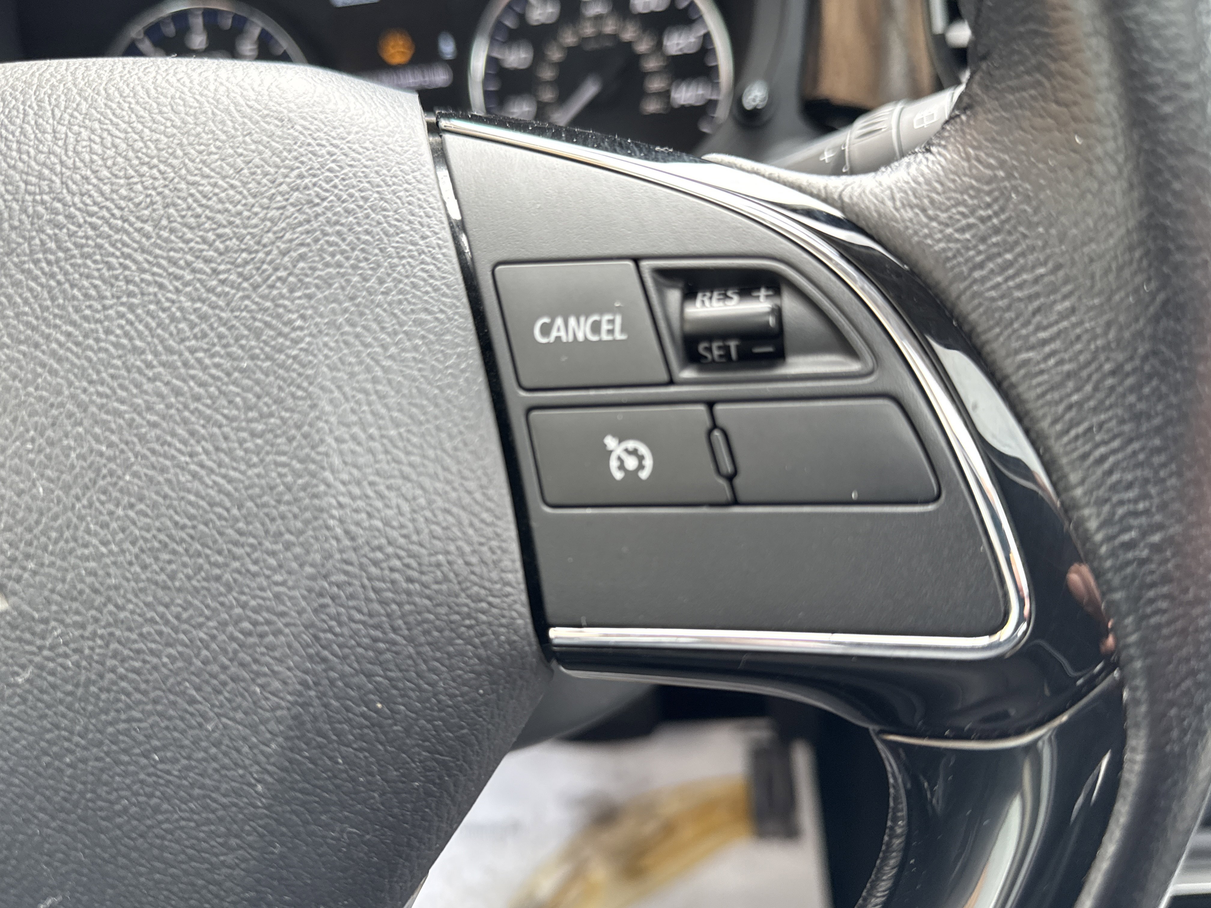 Used 2017 Mitsubishi Outlander SEL image 20