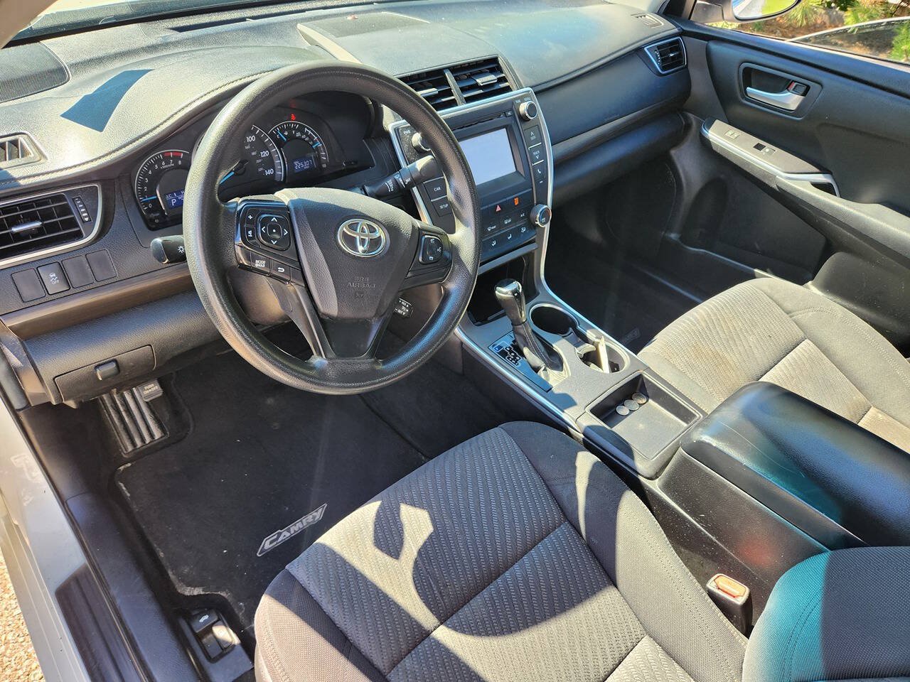 Used 2015 Toyota Camry LE FWD image 15