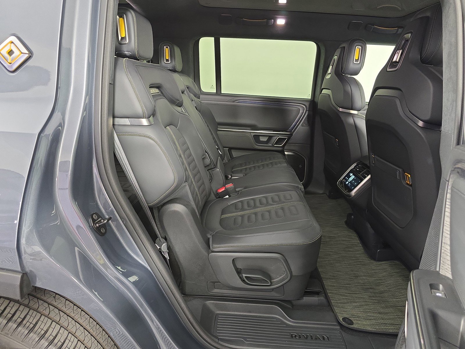 Used 2023 Rivian R1S Adventure image 23