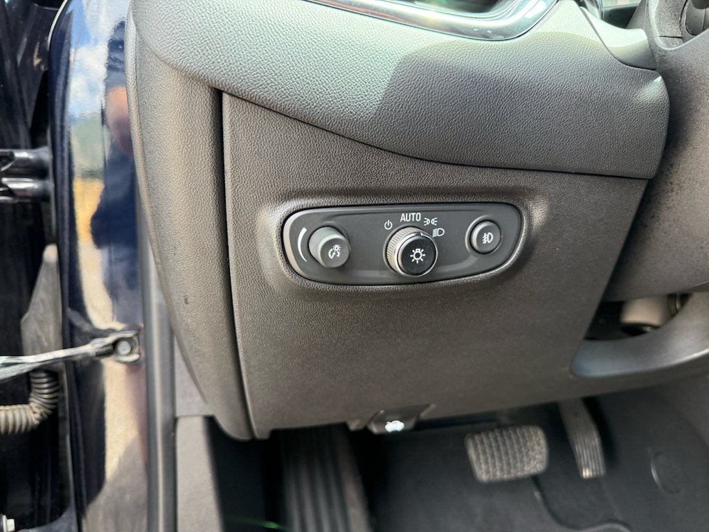 Used 2020 Chevrolet Equinox LT AWD/4WD image 17