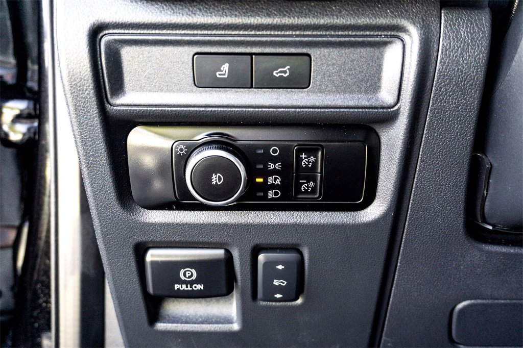 Used 2023 Ford Expedition Max Limited image 16