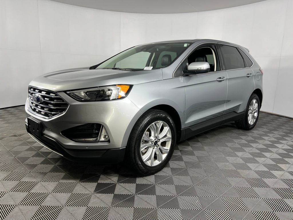 Used 2024 Ford Edge Titanium image 3