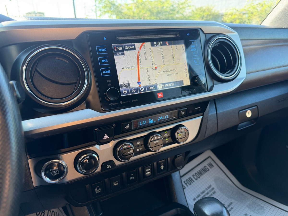 Used 2017 Toyota Tacoma Limited AWD/4WD image 19