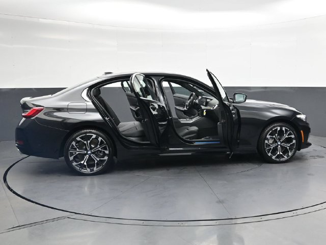 New 2026 BMW 330i xDrive Sedan w/ Convenience Package AWD/4WD image 42