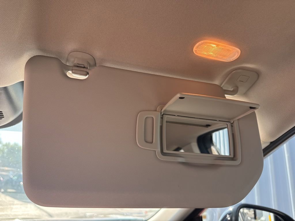 Used 2025 Nissan Rogue SV image 17