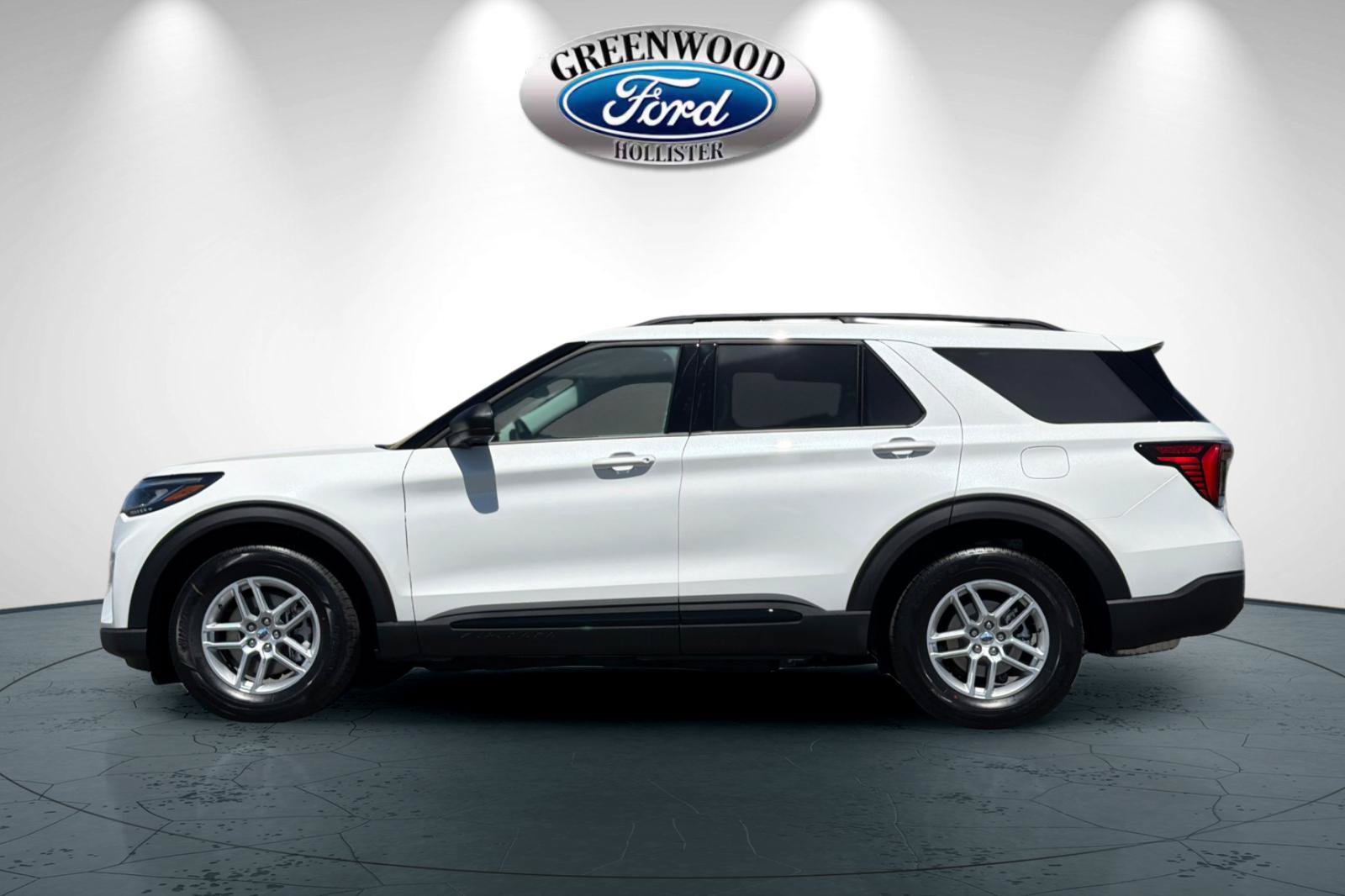 New 2026 Ford Explorer Active RWD image 7
