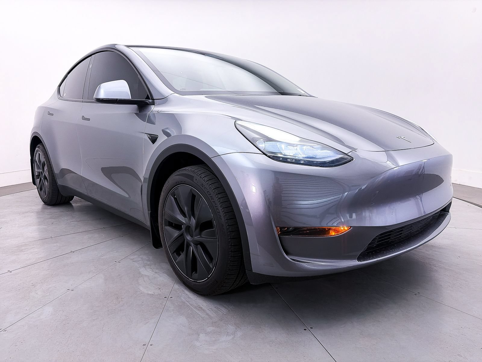 Used 2025 Tesla Model Y Long Range RWD image 10