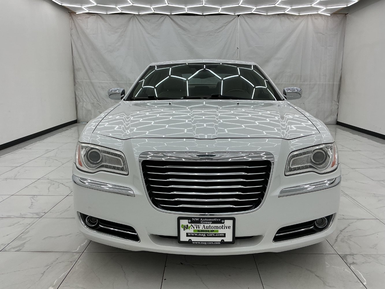 Used 2011 Chrysler 300 C AWD/4WD image 5