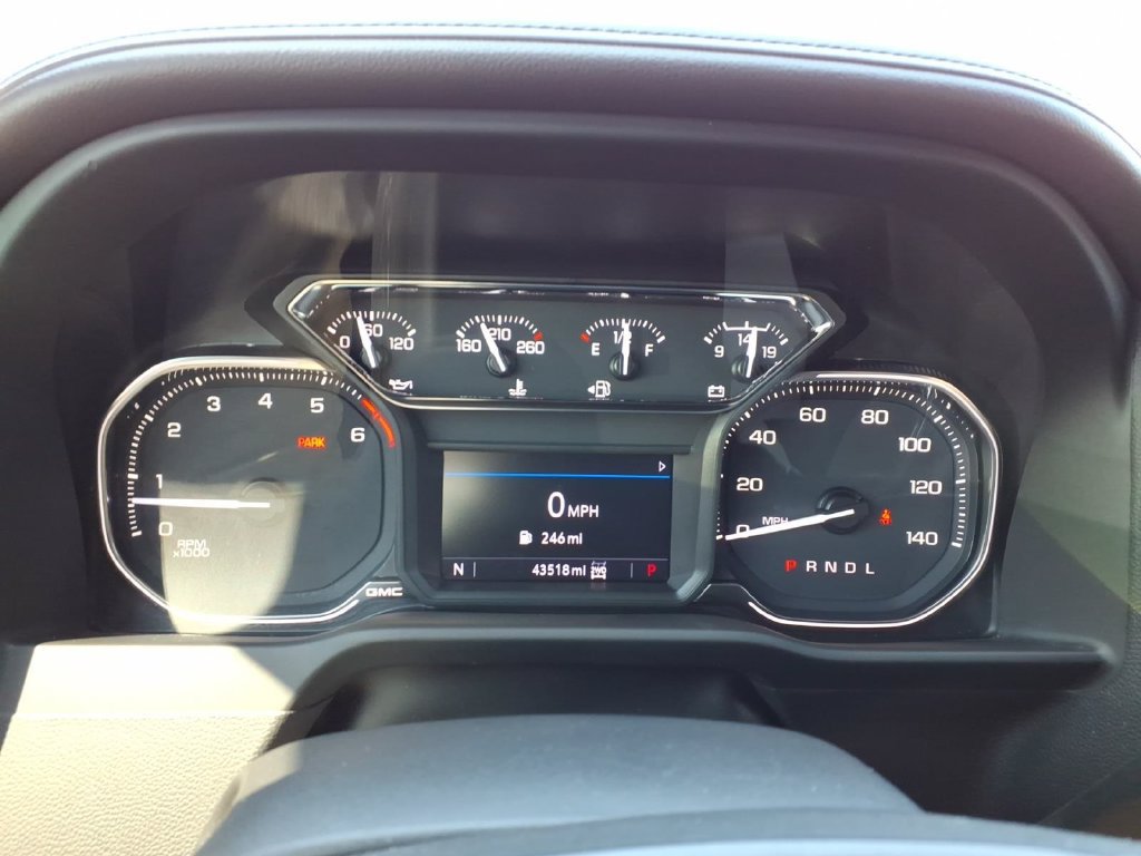 Used 2023 GMC Sierra 2500 AT4 w/ Gooseneck/5TH Wheel Package AWD/4WD image 17