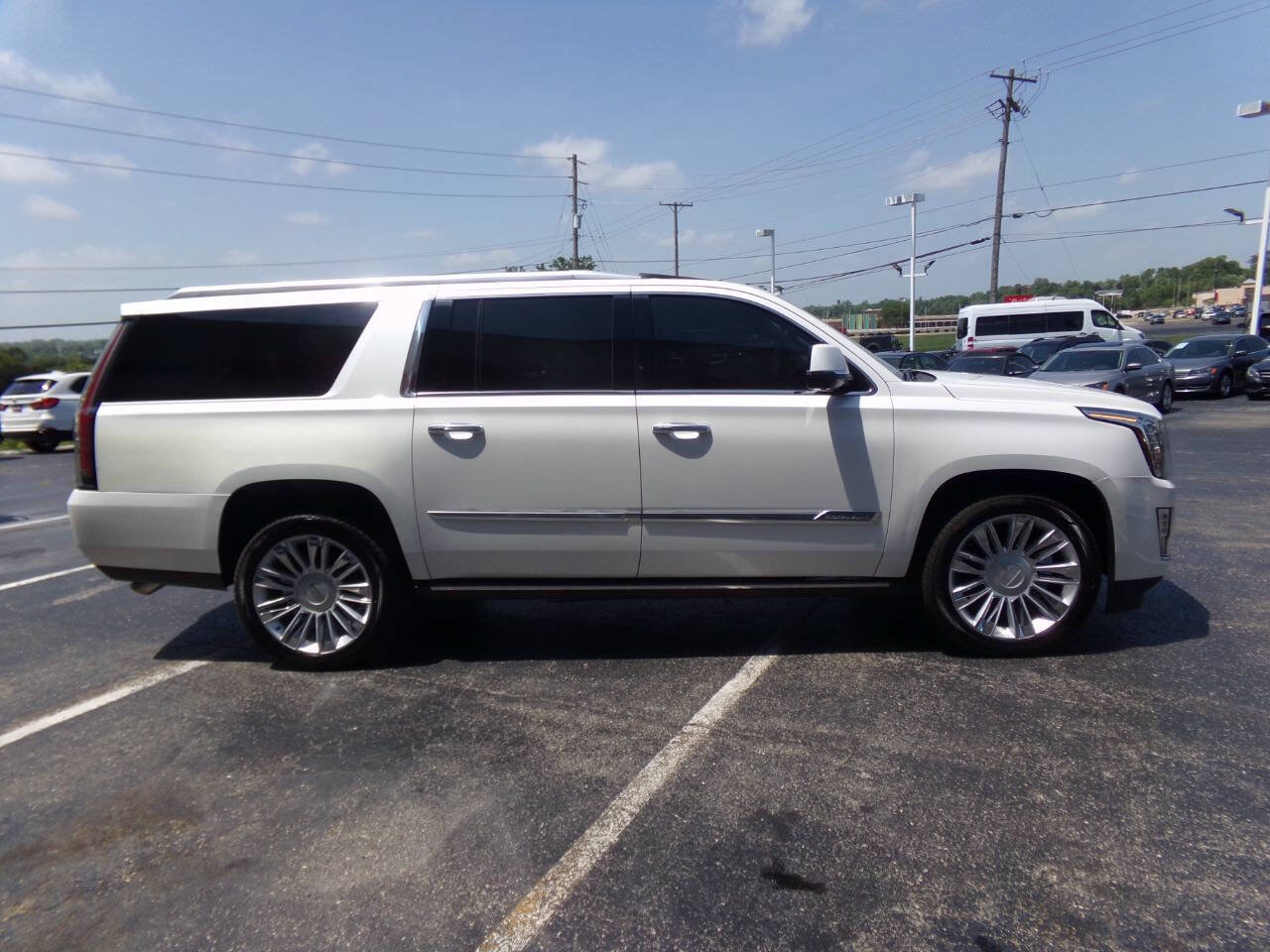 Used 2016 Cadillac Escalade ESV Platinum AWD/4WD image 4