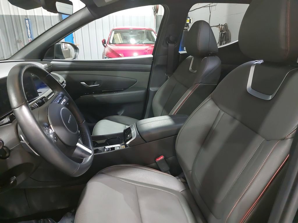 Certified 2025 Hyundai Santa Cruz Limited image 13