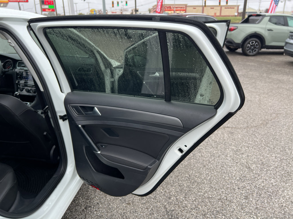 Used 2021 Volkswagen Golf 4-Door image 14