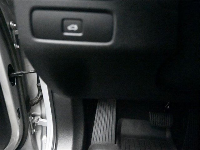 Used 2023 Volvo XC60 B5 Plus w/ Protection Package Premier image 16