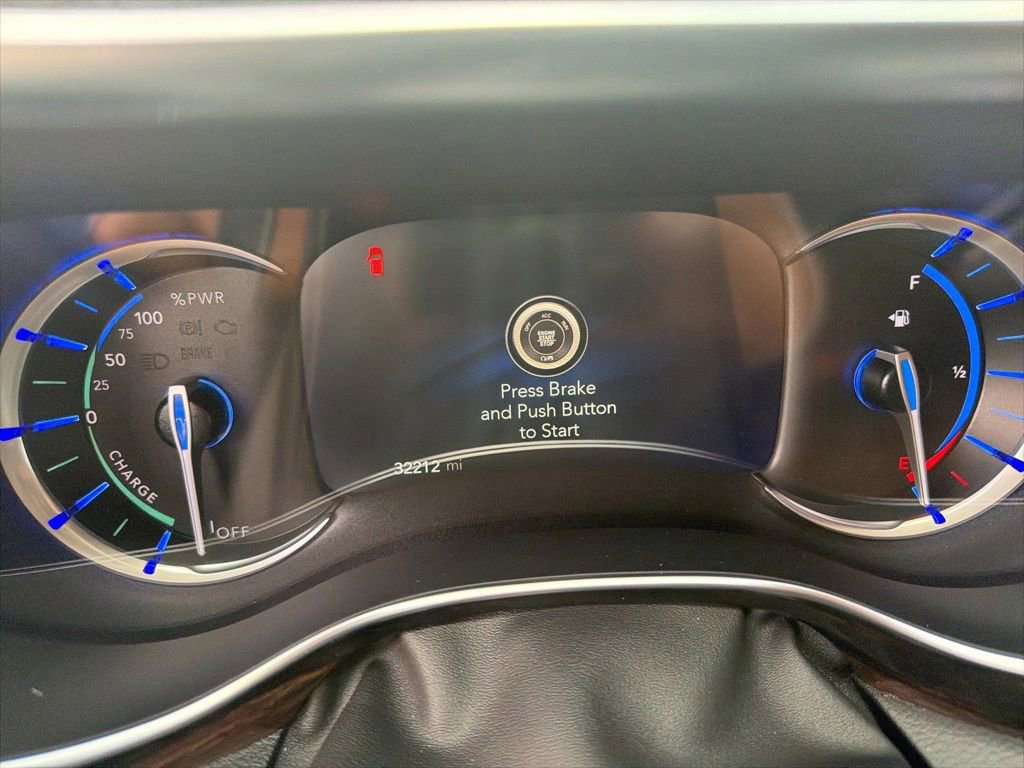 Used 2023 Chrysler Pacifica Pinnacle FWD image 6