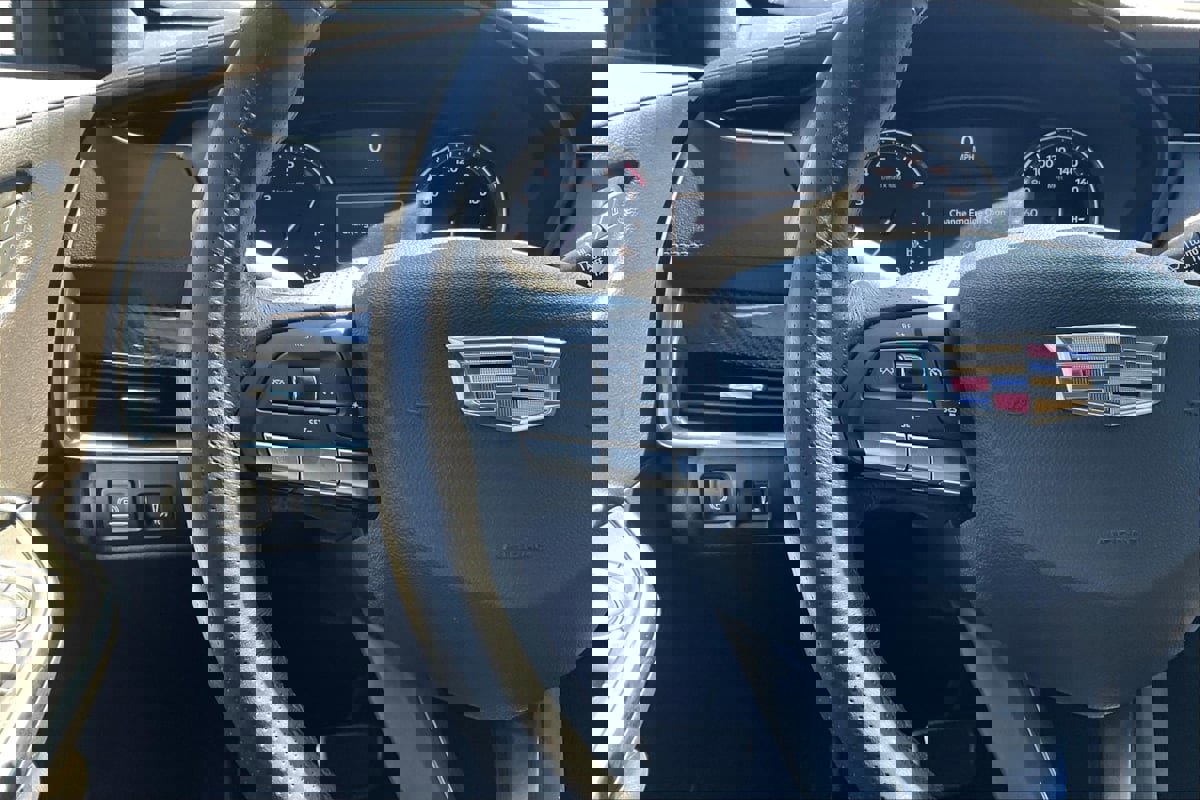 Used 2020 Cadillac XT4 Sport w/ Driver Awareness Package image 18