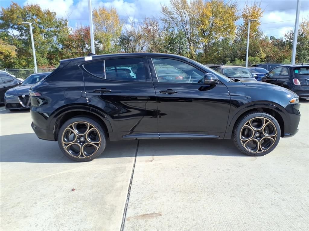 New 2025 Alfa Romeo Tonale AWD/4WD image 5