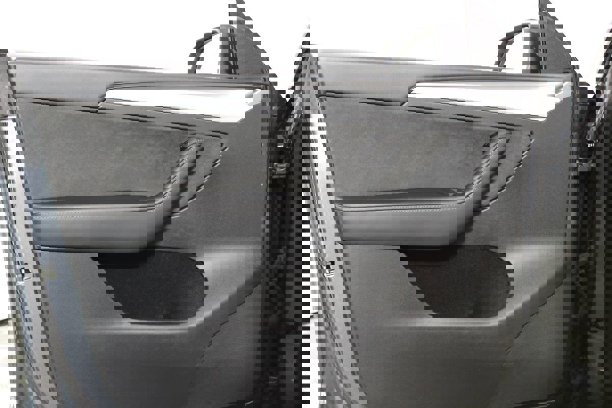 Used 2023 Tesla Model Y Performance image 7