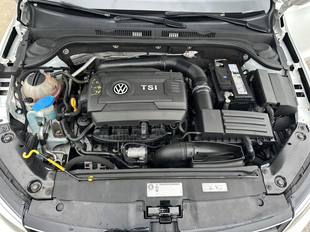 Used 2017 Volkswagen Jetta GLI FWD image 31
